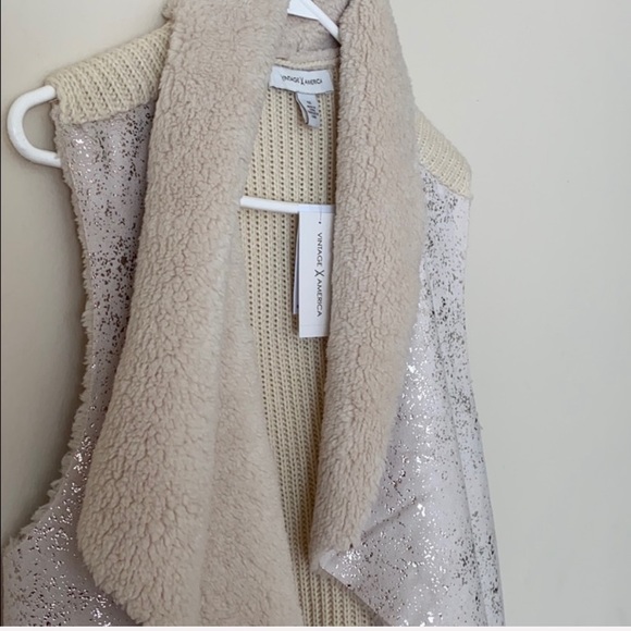 VINTAGE AMERICA Faux fur Foil Detail Sherpa Vest - Picture 5 of 6